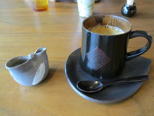 5.木製のコーヒーカップ.jpg