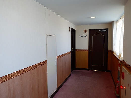8.部屋は3F-307号（左側）.jpg